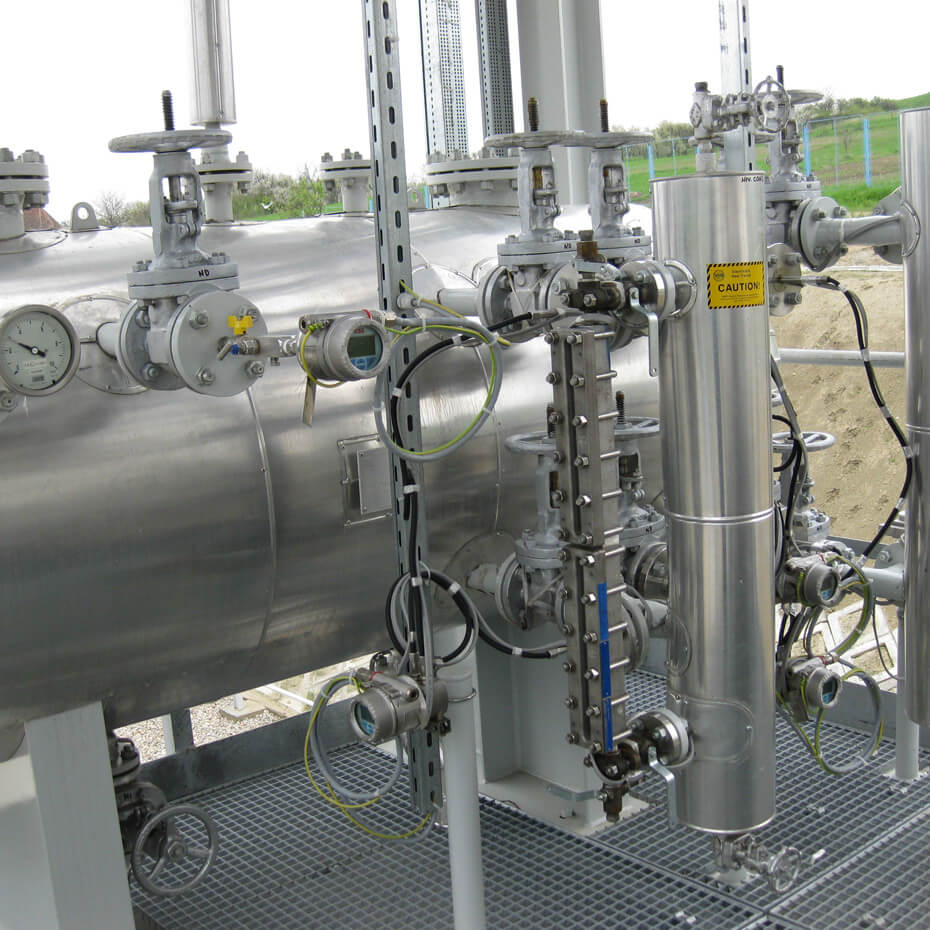 Gas fractionation units